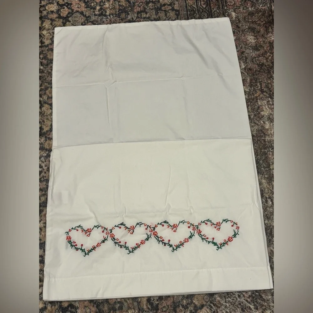 2 Vtg Cotton Hand Embroidered Heart Red Green Pillowcases 29” by 20”